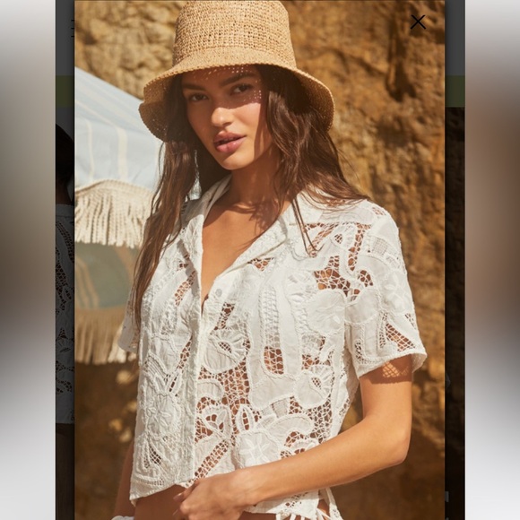 ASTR the Label Tourist Lace Short Sleeve Top - Picture 3 of 10